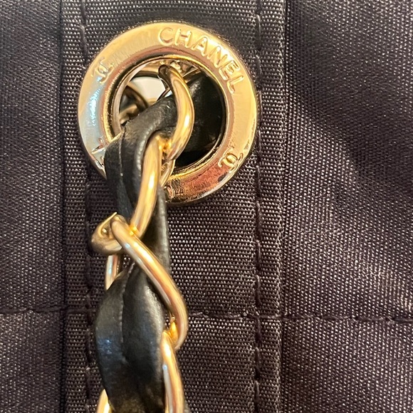 CHANEL VIP Tote Bag - Picture 4 of 4